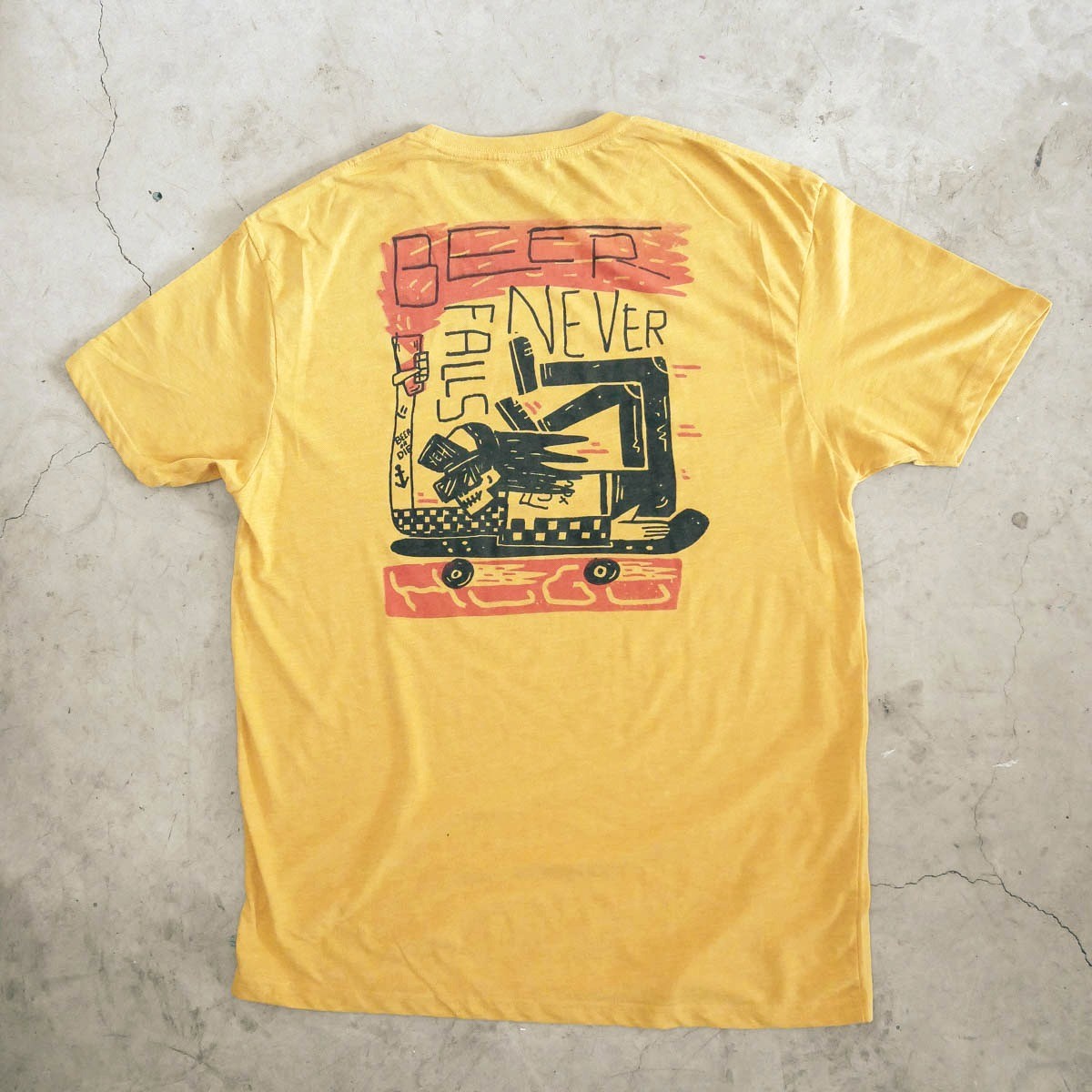 Camiseta BEER NEVER FALLS Hugu