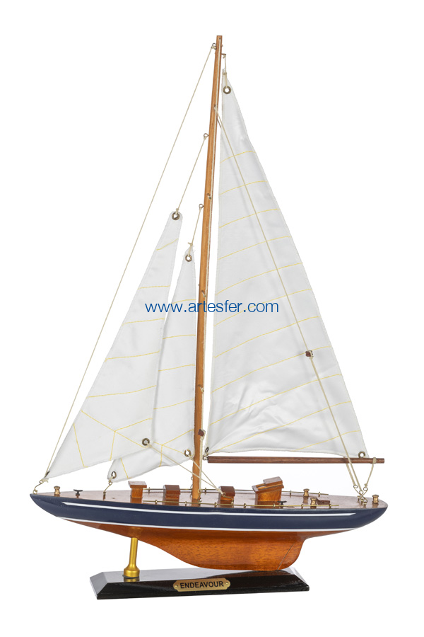 VELERO "ENDEAVOUR"